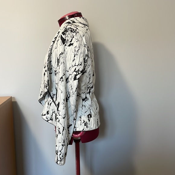 Calvin Klein white and black blazer - Picture 4 of 7